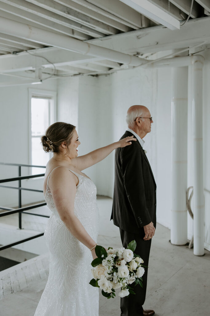 unique first look wedding photos 