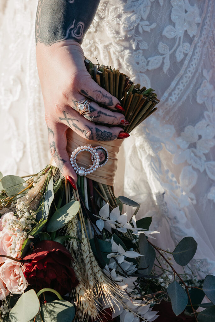 outdoor bride detail shots