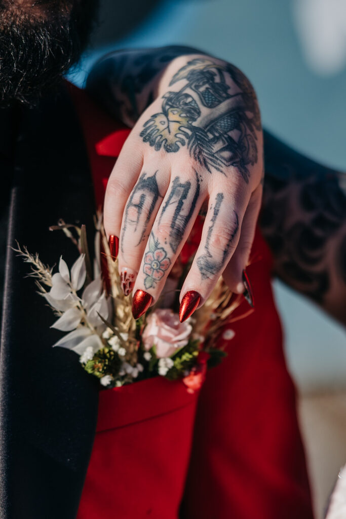 outdoor bride detail shots