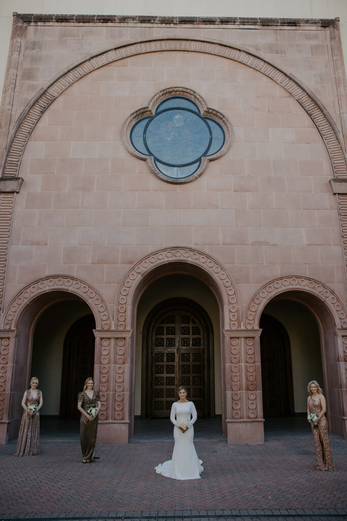 bride and bridesmaids photos 