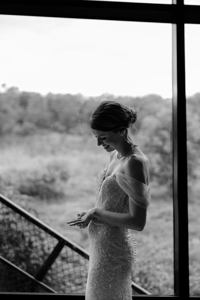 bride getting ready photos