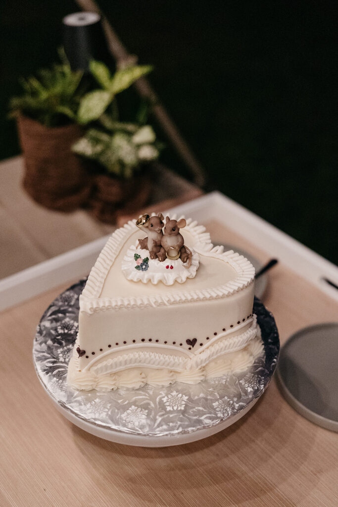 Detail shot of an unconventional wedding cake