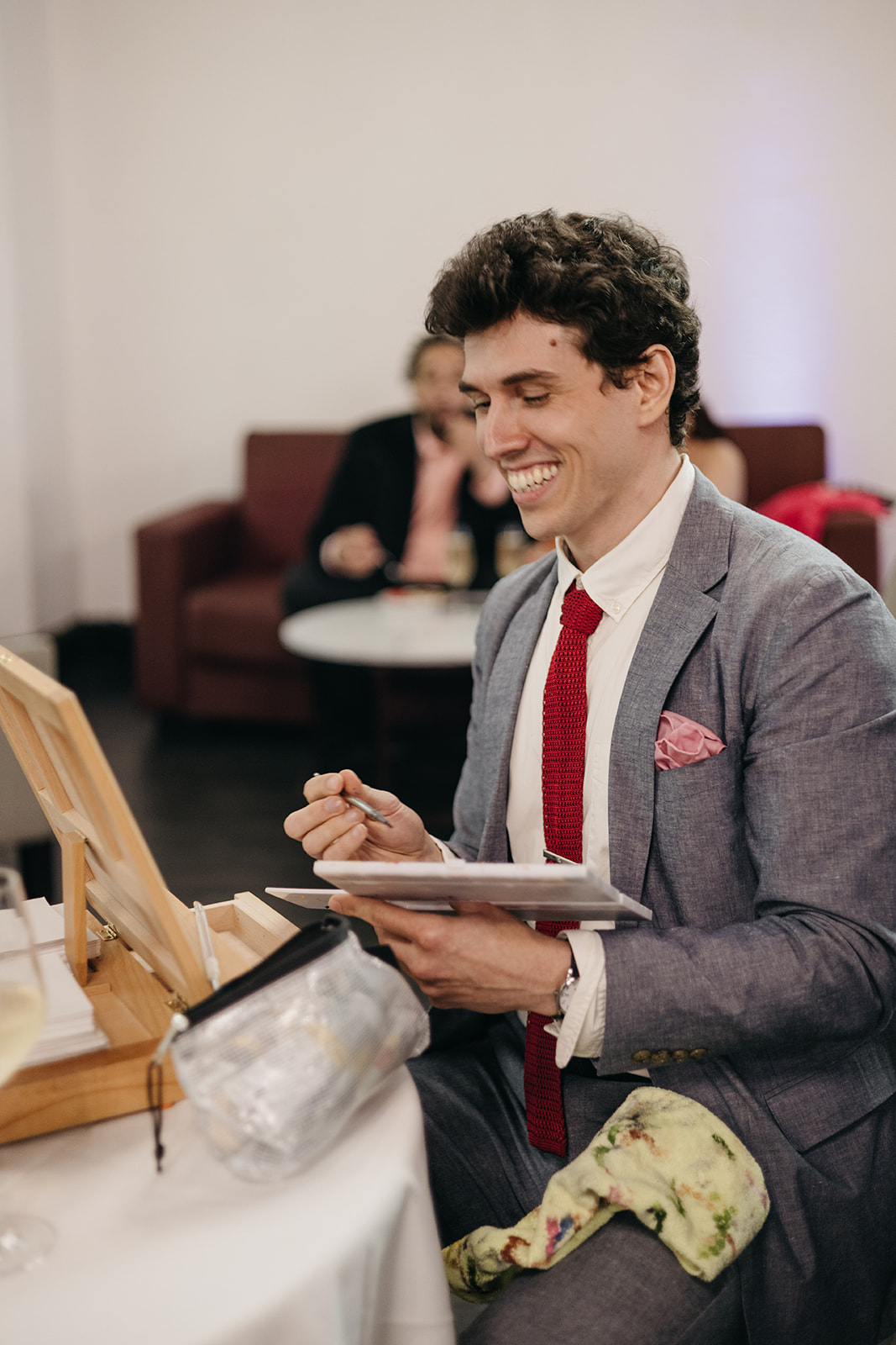 Wedding Painter painting during a roosevelt island NYc wedding
