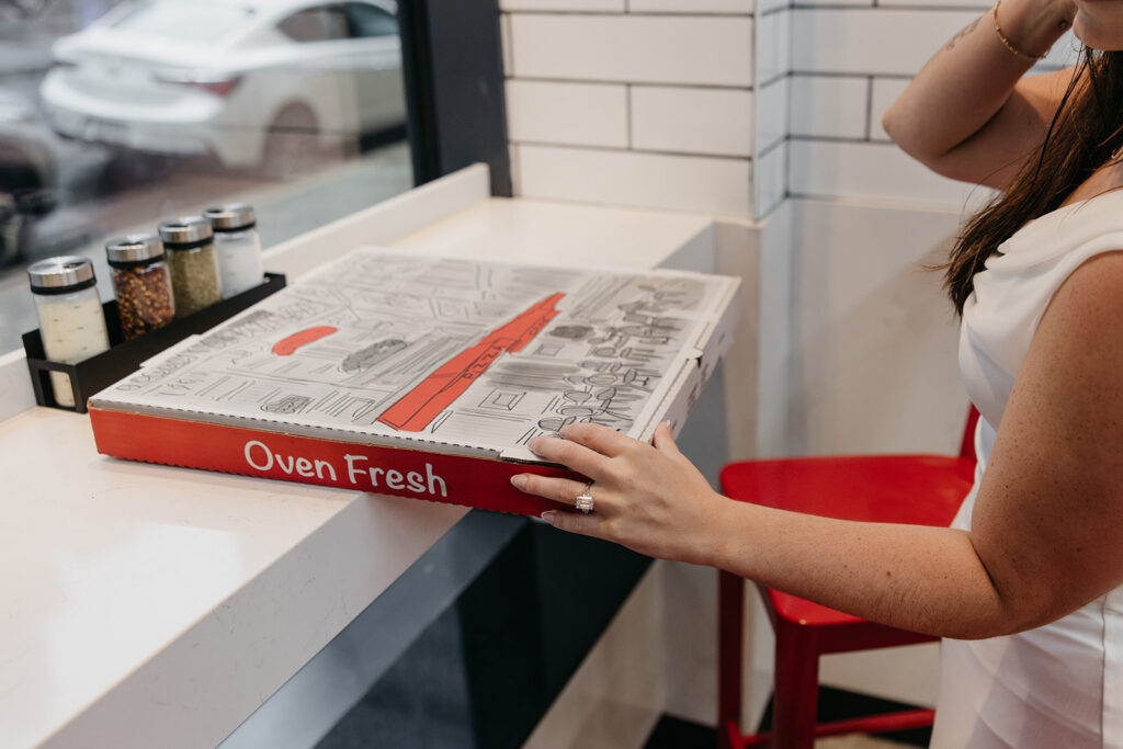 NYC couples ordering pizza