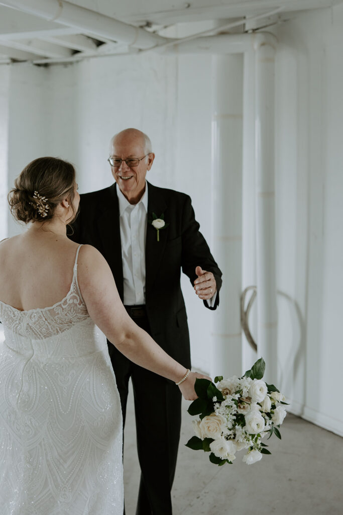 unique first look wedding photos 