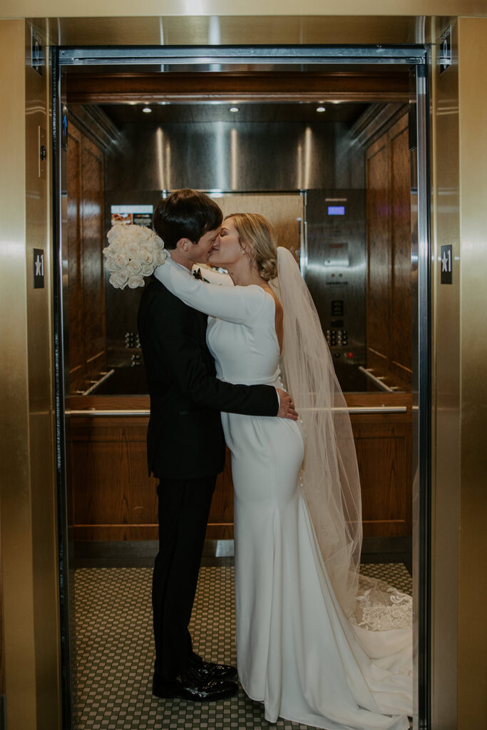 wedding photos in a hotel 