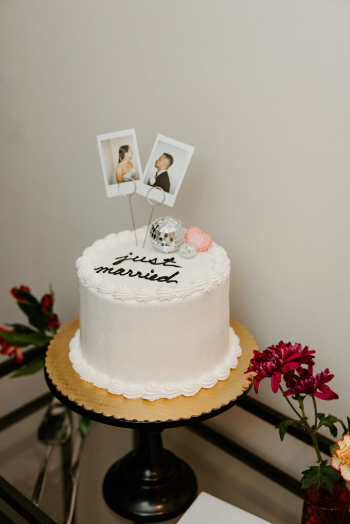 wedding cake photo