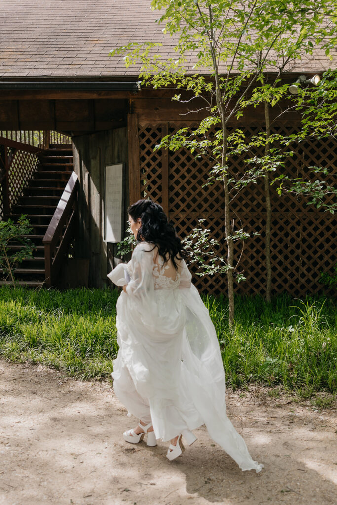 first look wedding photos